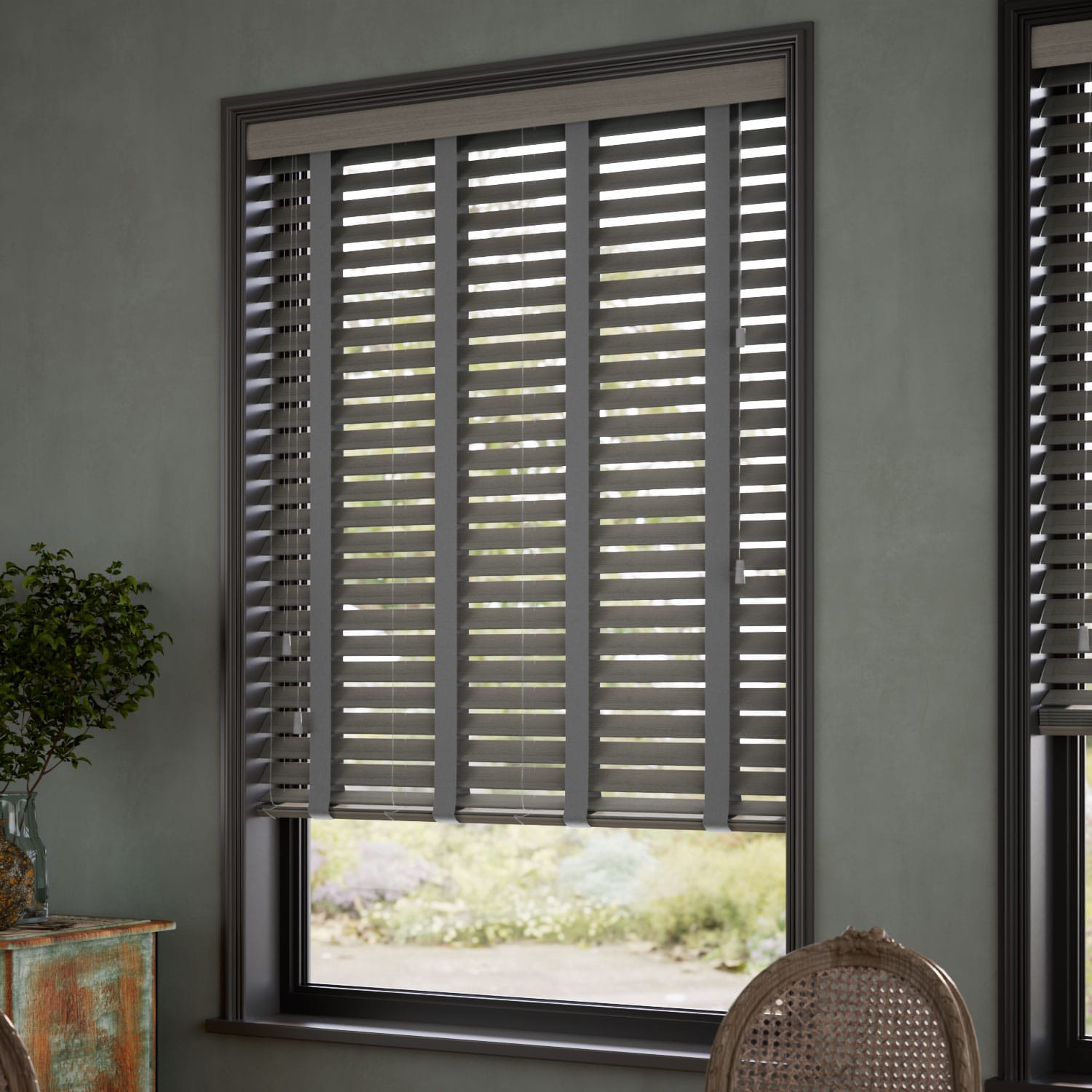 ColorizedZoom Graphite Grain & Anthracite Faux Wood Blind - 50mm Slat 8895