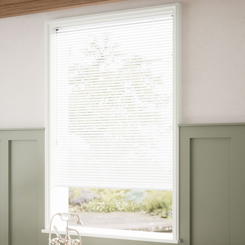 ColorizedZoom Spirit Cool White  Venetian Blind 8174